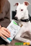 Nature’s Protection Superior Care White Dogs Hypoallergenic & Digestive Care Беззернові ласощі для дорослих собак із білим забарвленням з лососем, 110 г — фото 2